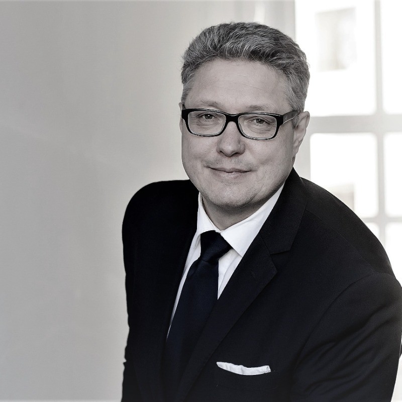 Dr. Johannes  Frey