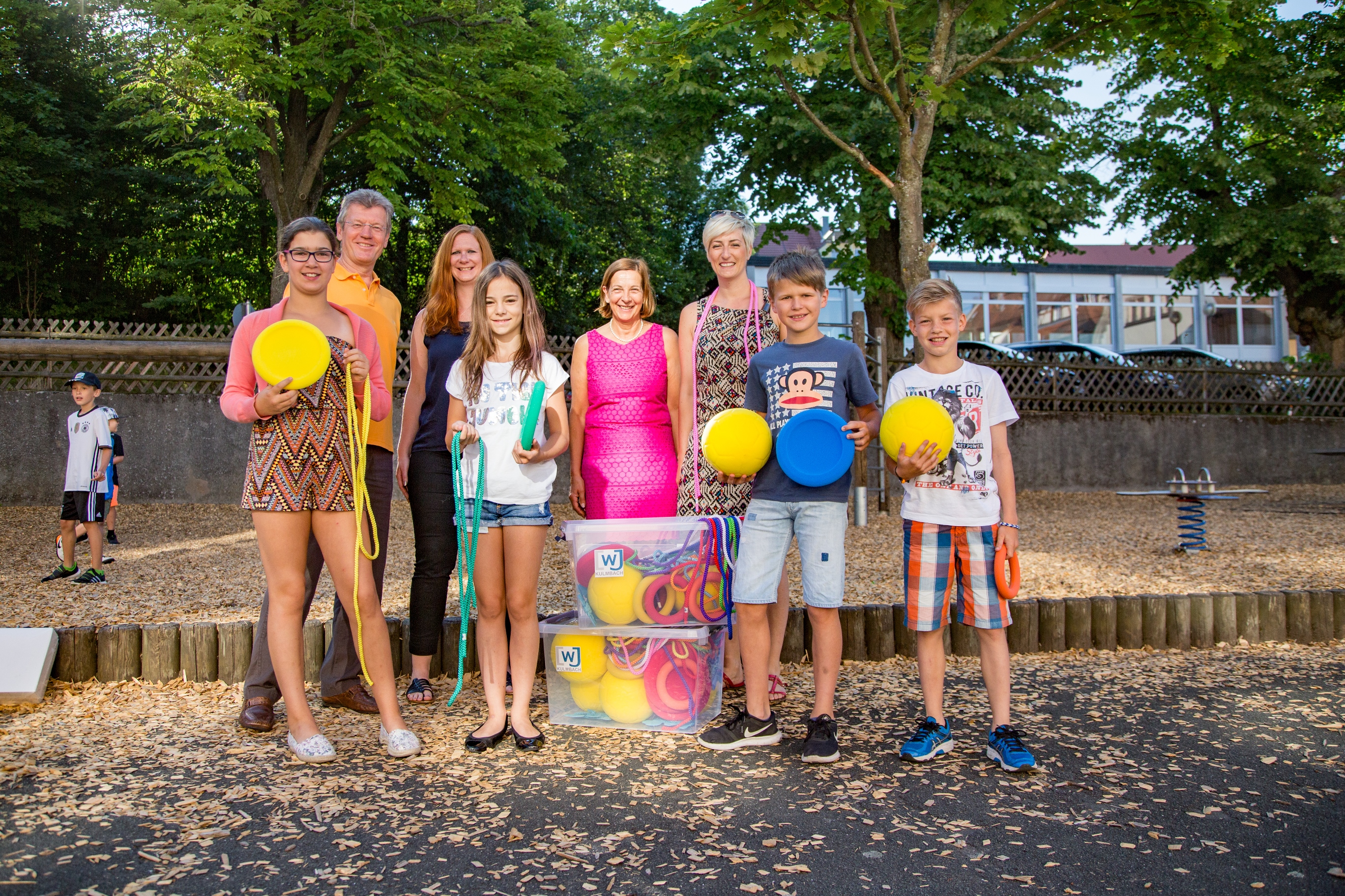 20160719140300_WJ-Kulmbach-Spende-PestalozziGrundschule-Uebergabe3.jpg