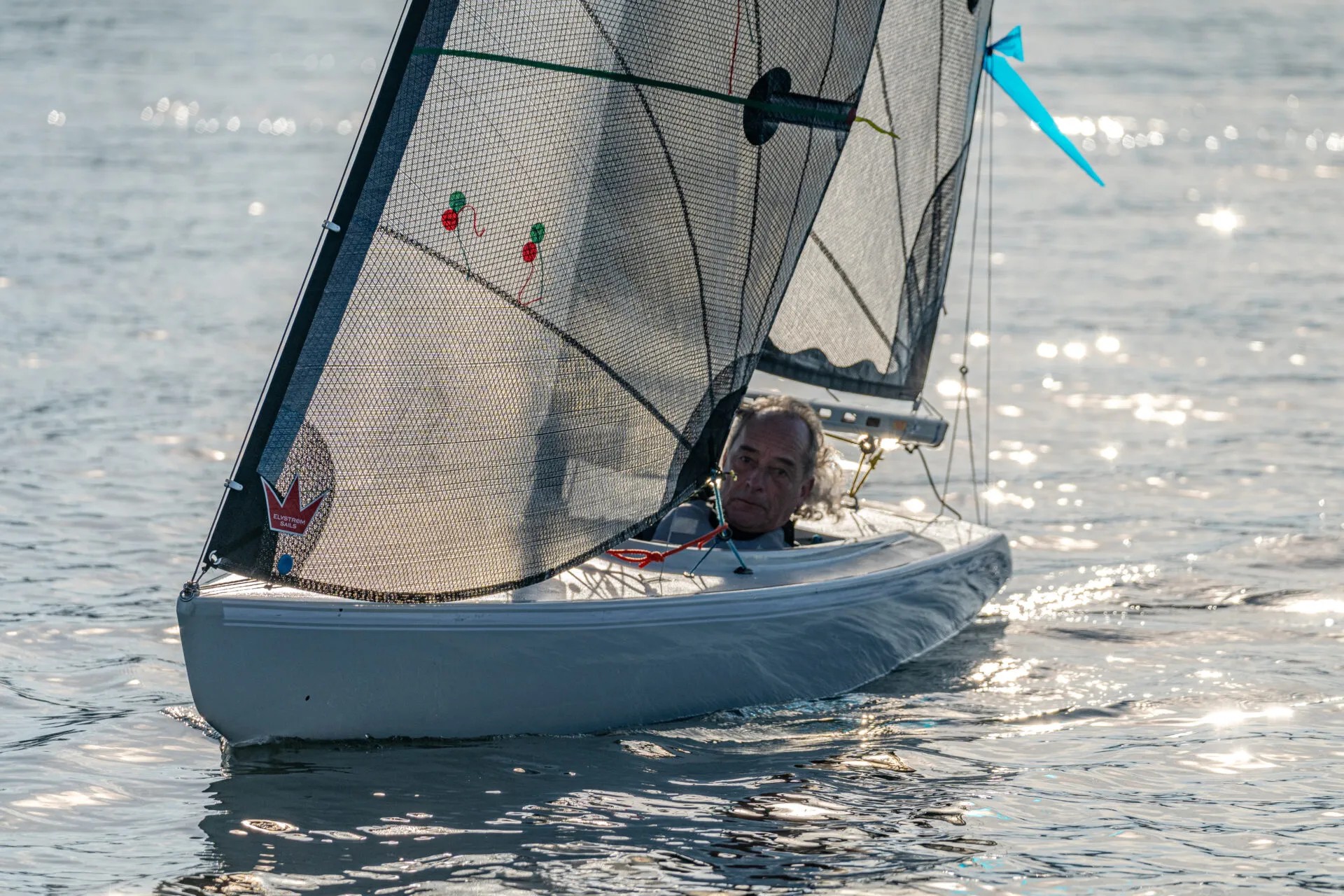 Timo Seifert vom SMCF segelt seit einem Jahr in der 2.4mR-Klasse und hat seine Mitsegler zur Alpenblickregatta nach Friedrichshafen gebracht.